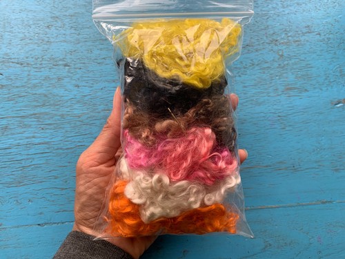 Heidifeathers® Curly Mohair Wool Locks - 6 Colors Mix. Hand Dyed, Dolls, Felting - Picture 13 of 13