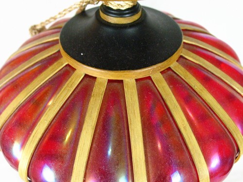 Quoizel Vintage Caged Iridescent Crimson Embroidered Shade & Bubble Caged Glass - Picture 10 of 10