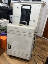 Pelican 1610 Watertight Hard Case With Wheels And Dolly TAN/Beige 1 Foam Insert