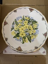 Royal Albert Collectors Plate Primroses - The Queen Mothers Favourite Flowers