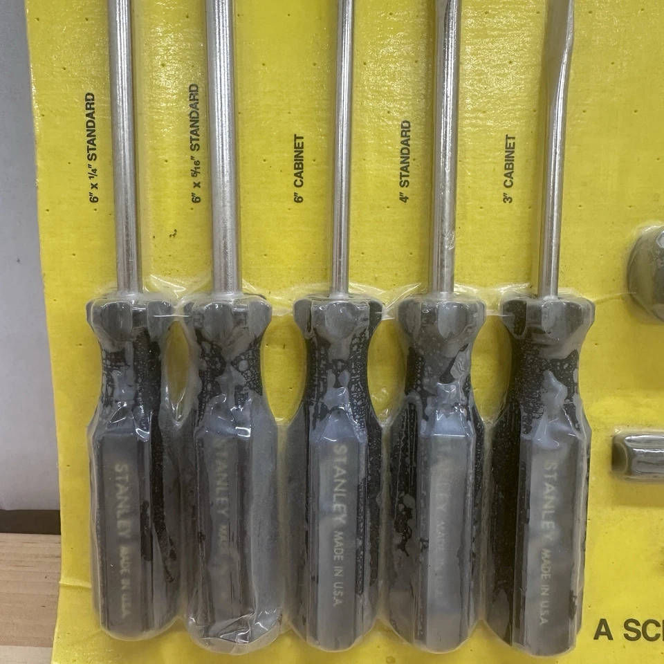 Stanley 64-016 15 Piece All Purpose Screwdriver Set, new old stock - Image 2 of 4