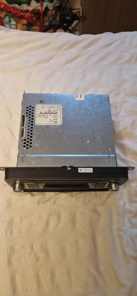 VW Caddy Touran Golf Passat T5 T5.1 radio CD Player 7E0035156B VWZAZ1M5309518 - Image 2 of 4