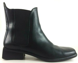 narrow chelsea boots