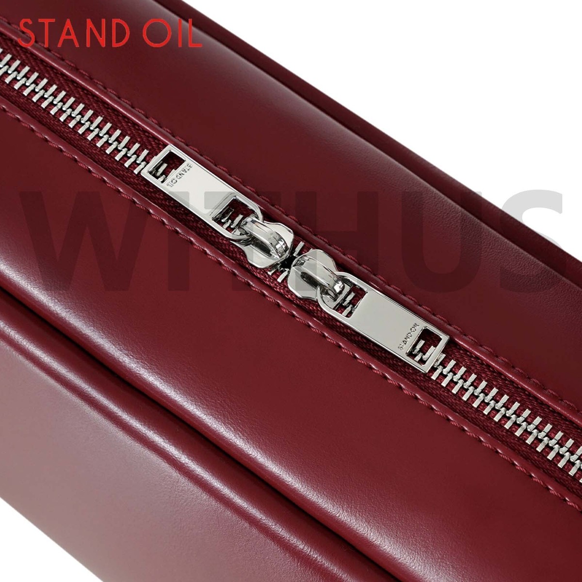 【STAND OIL】MORE BAGUETTE BAG RED /F Add a bold touch to your look with the MORE BAGUETTE BAG in Red