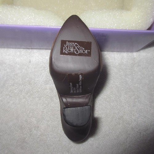JUST THE RIGHT SHOE Teetering Court Thailand 25014 Retired Miniature Collectible - Picture 4 of 5