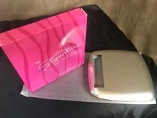 MARY KAY Signature Custom Refillable Silver Compact #9004 NIB   