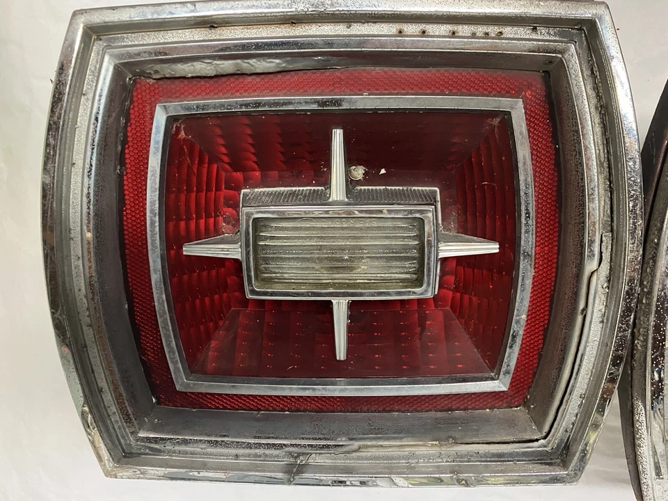 Par de luces traseras Ford Galaxie Custom 500 LTD 66 USADAS Foto 2 de 4