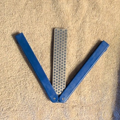 DMT Folding Diamond Sharpening File, Blue Plastic Handle, Steel Blade