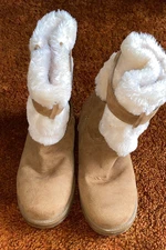 Addalyn Faux Fur Winter Boots G by Guess Womens Size 8.5 Excellent Condition
