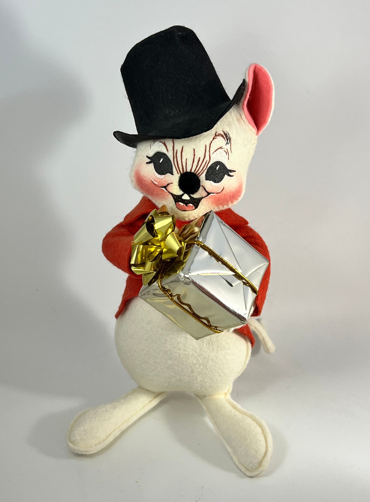 Annalee 10” Holiday Gift Mouse in Top Hat & Red Felt Coat Doll