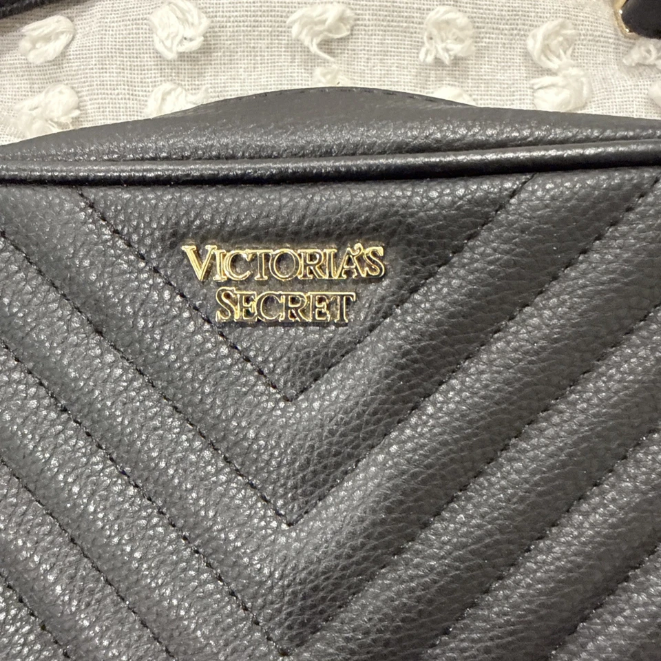 Victoria's Secret Faux Leather Tassel Black Gold Quilted Fanny Pack Bag Belts - Image 3 of 4