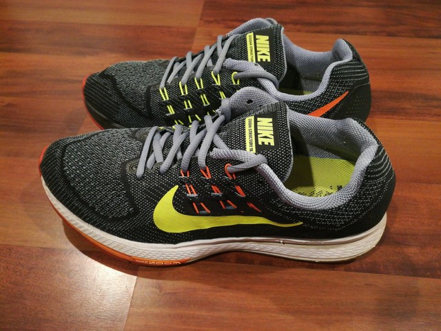 nike structure 18 wide