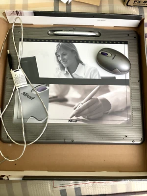 trust wiresless graphics scroll tablet - Image 1 of 2