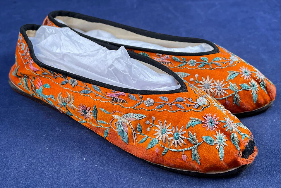 Старинный китайский оранжевый шелк вышитый цветочный бабочка птица тапочки туфли винтажный - Изображение 2 из 4