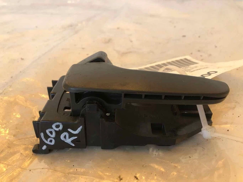 2002 - 2005 MITSUBISHI LANCER RALLIART задняя дверь внутренняя ручка левая для водителя - Изображение 3 из 4