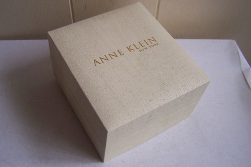 NEW Anne Klein 12/7743BMTT Women's 36mm Crystal Accent Black MOP Dial Watch NWT - Picture 3 of 4