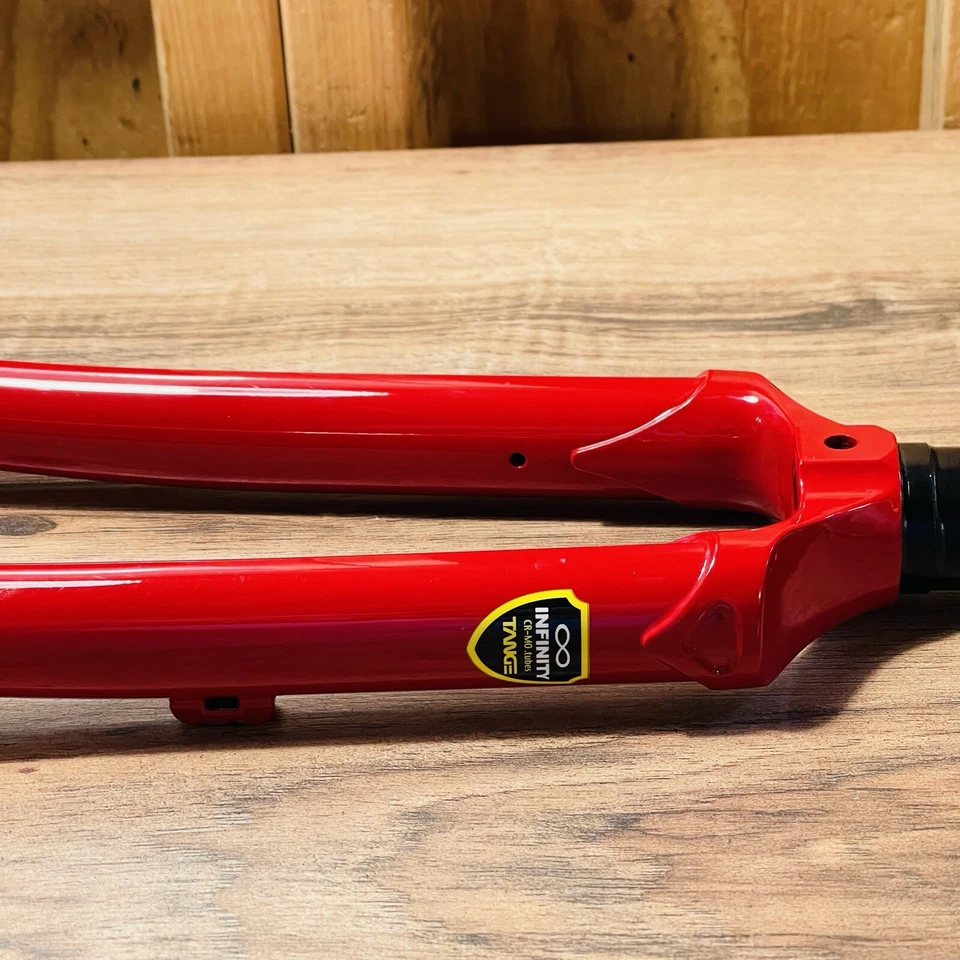 NOS Soma Fog Cutter Lugged Crown 700C Disc Fork Curved Legs Red 1 1/8 350mm - Image 4 of 4