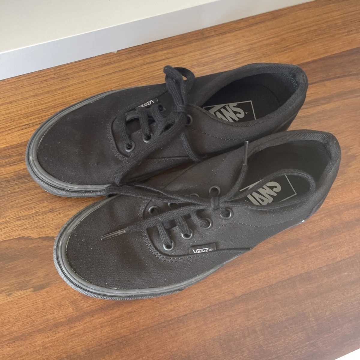 Vans top shoes dealers