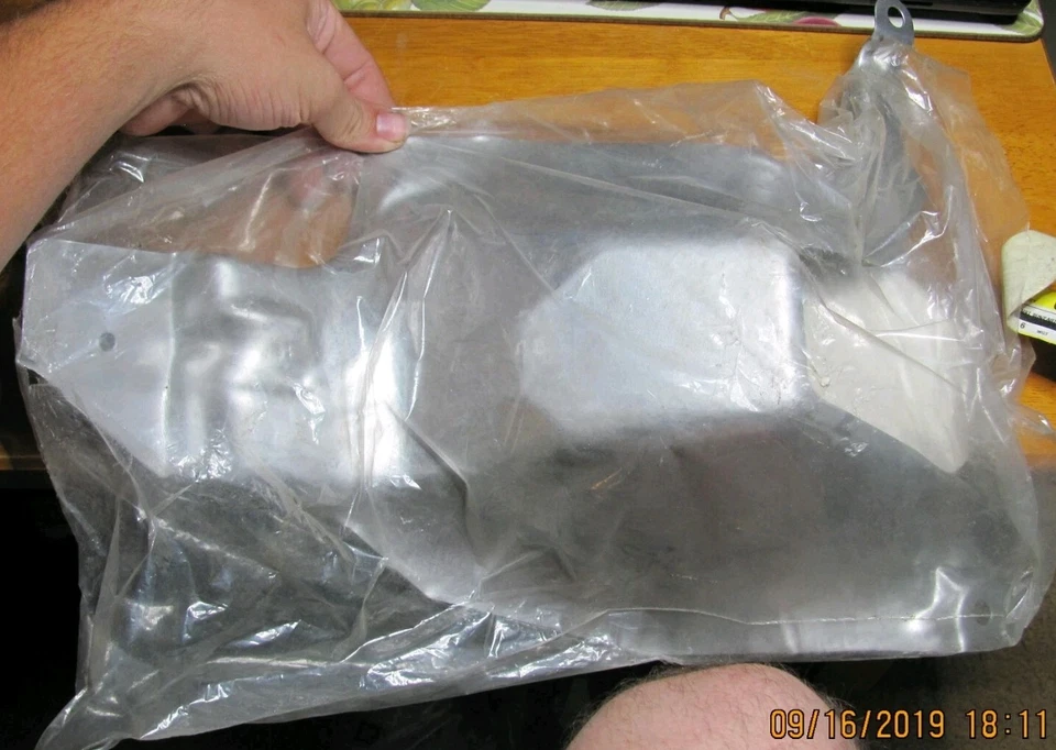 Tubo de escape protector térmico delantero Buick Chevy Olds 1993-2001 NOS GM 10293107. Pont. Foto 3 de 3