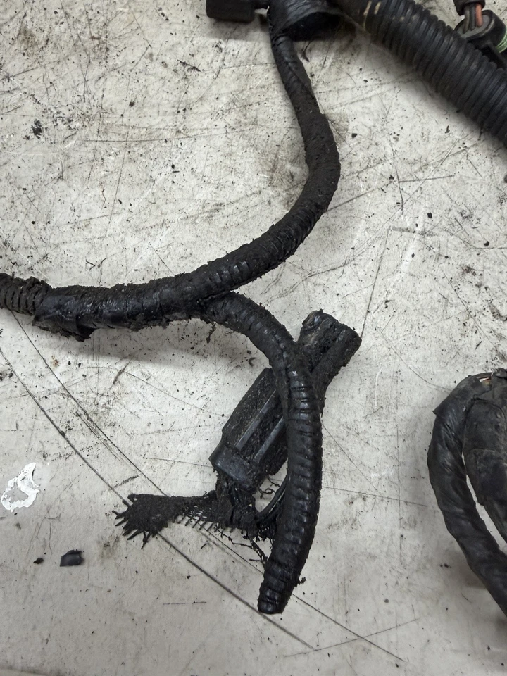 Dodge Ram 2500 3500 2001 5,9 24 V Cummins motor diésel arnés OEM usado Foto 3 de 4