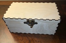 Wood Box Hinged Lid with Latch
