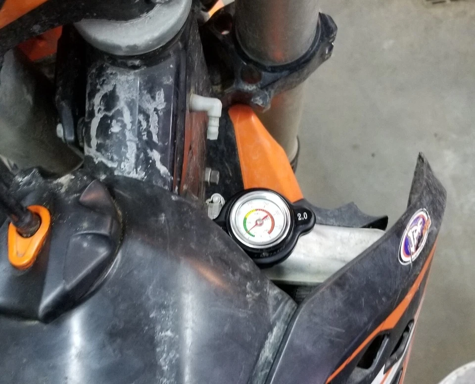 Tapa de radiador de alta presión con medidor de temperatura 2,0 bar para KTM 520 EXC 4 Stro Foto 4 de 4