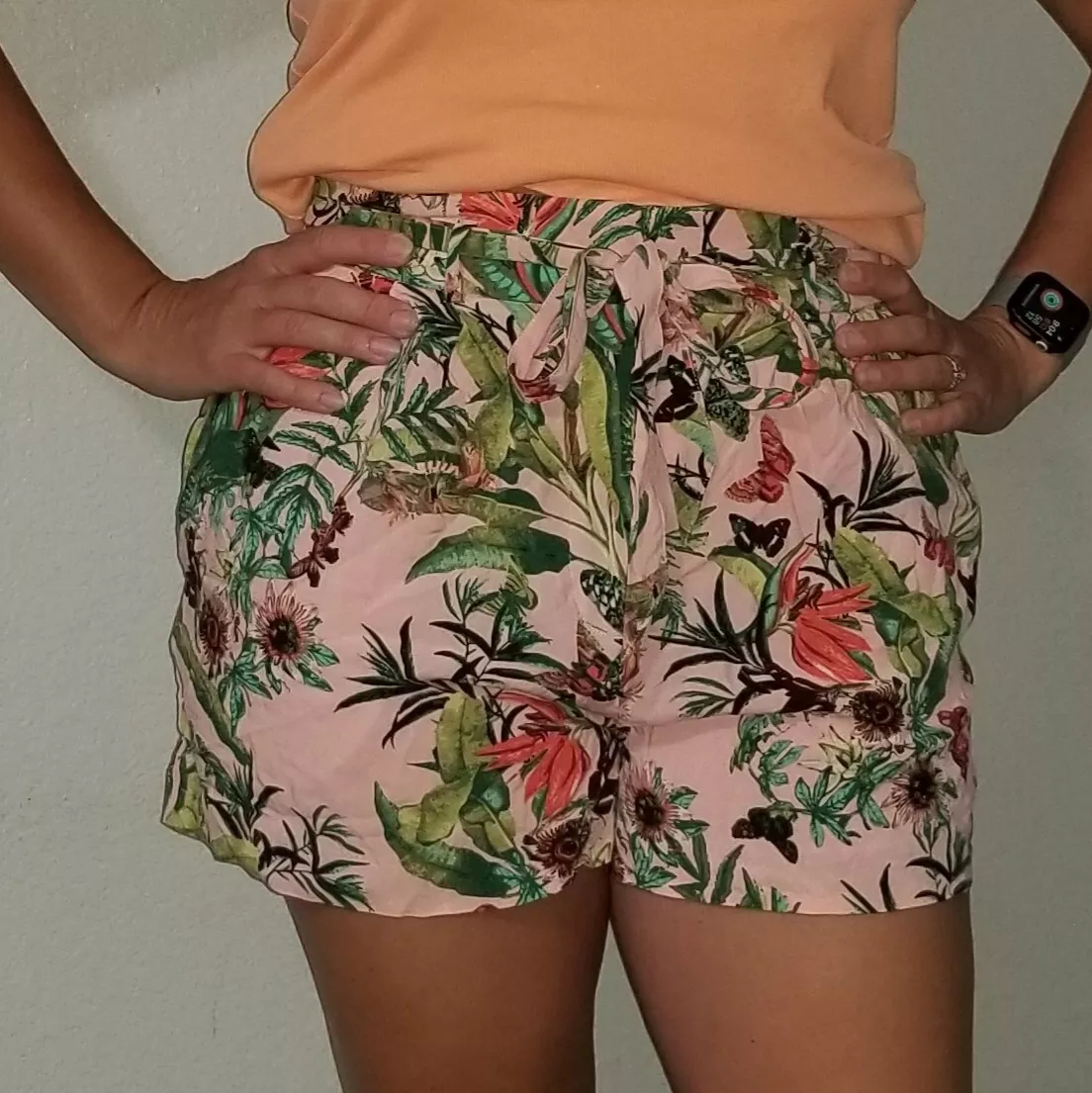Women s H M Pink Tropical Butterfly Print Shorts Size 8 Floral