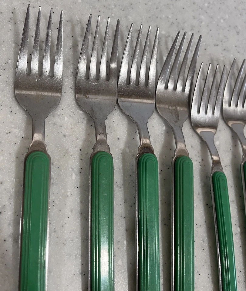 De colección Crown Corning Acero Inoxidable Corea Verde Acanalado Plástico 17 Piezas Cuchillos Tenedores Cucharas Foto 2 de 4