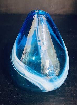 PEARLESSENCE AQUA/WHITE  SWIRL BLOWN GLASS DIFFUSER HOLDER/BUD VASE