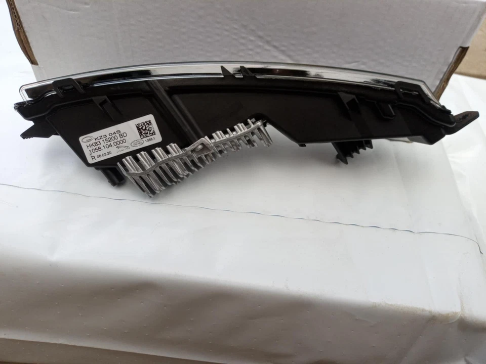 Jaguar Land Rover SET OF (LH)+(RH) - T4A28764 + T4A28763 - Image 3 of 4