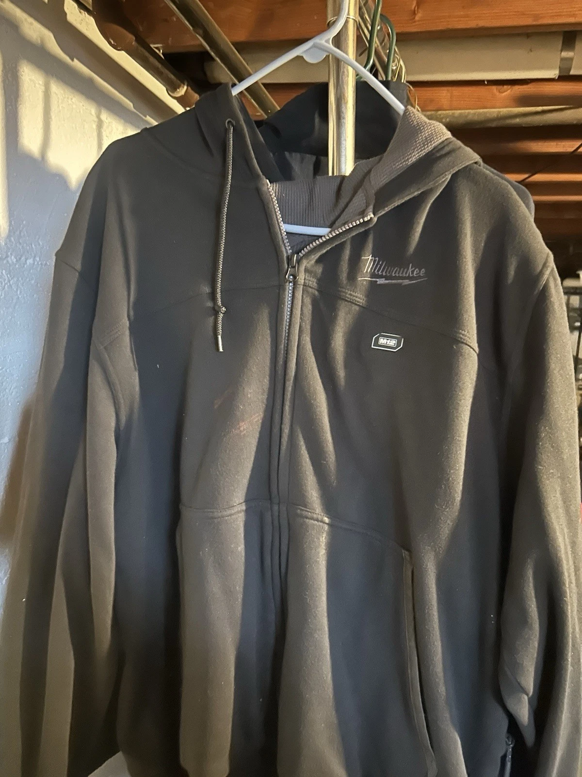 Milwaukee Heated Hoodie Mens XL Black M12 Workwear Thermal Full Zip With Battery
Opens in a new wind