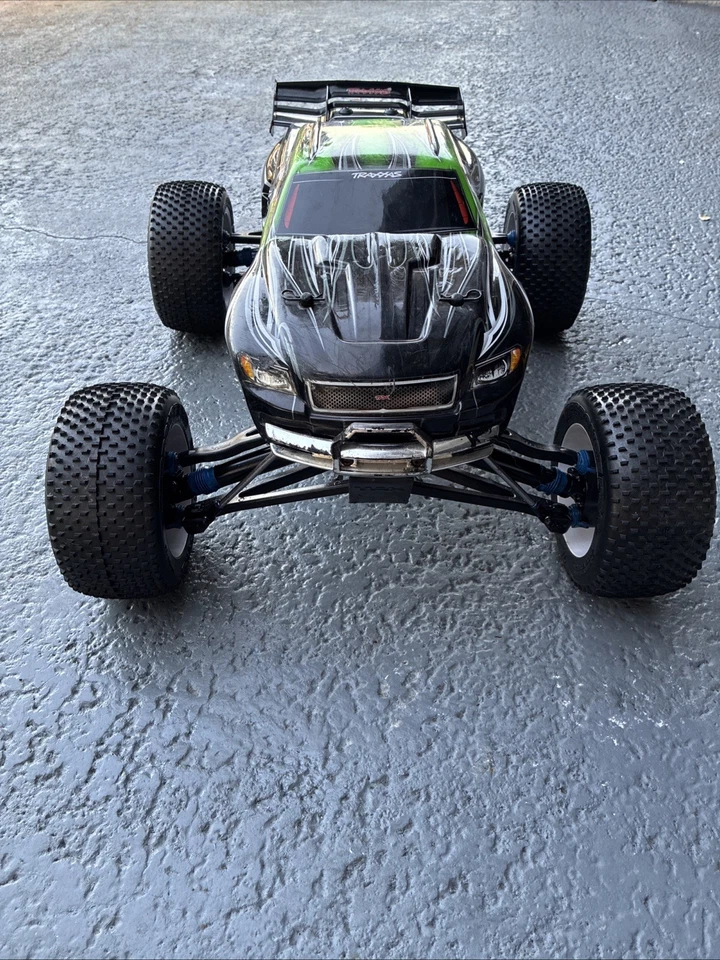Traxxas Revo 3.3 TQi TSM Newest Model 1/10 Nitro Monster Truck Response Pro Plat - Image 3 of 4