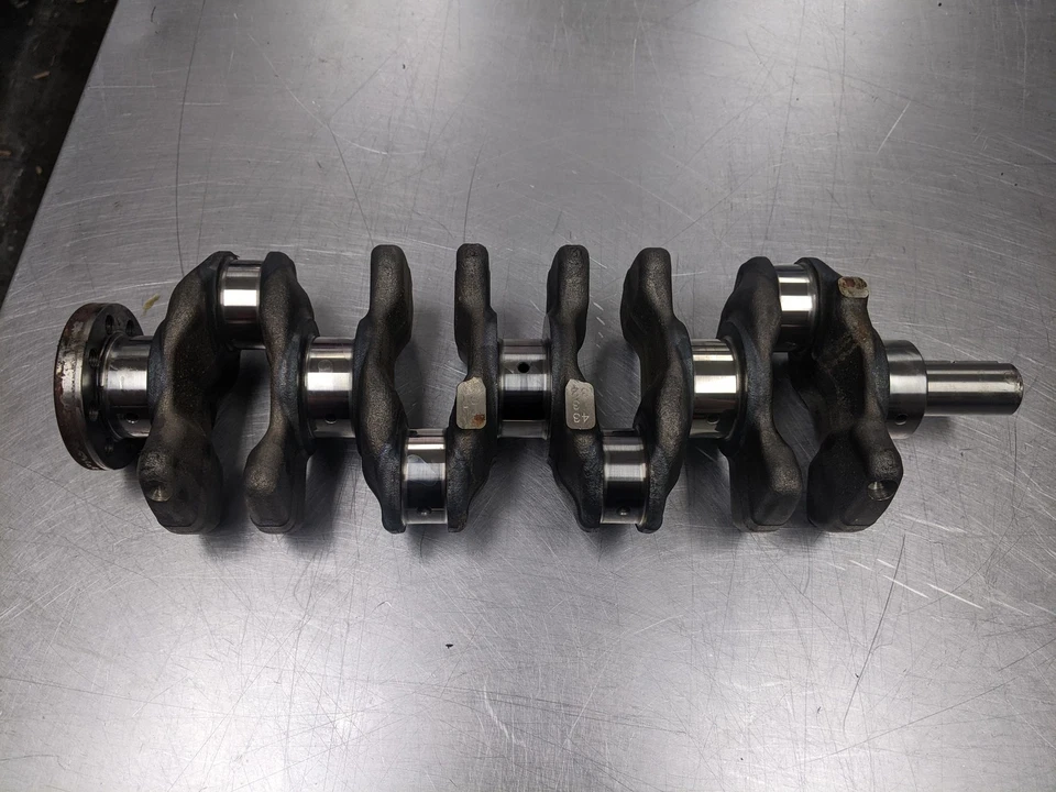 Стандартный коленчатый вал для гибрида Lexus CT200H 1.8 1341113900 11-13 годов выпуска - Изображение 2 из 4