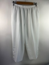 Alfred Dunner Cropped Pants Women's Sz 12 White 3 Button Leg Accents Stretch