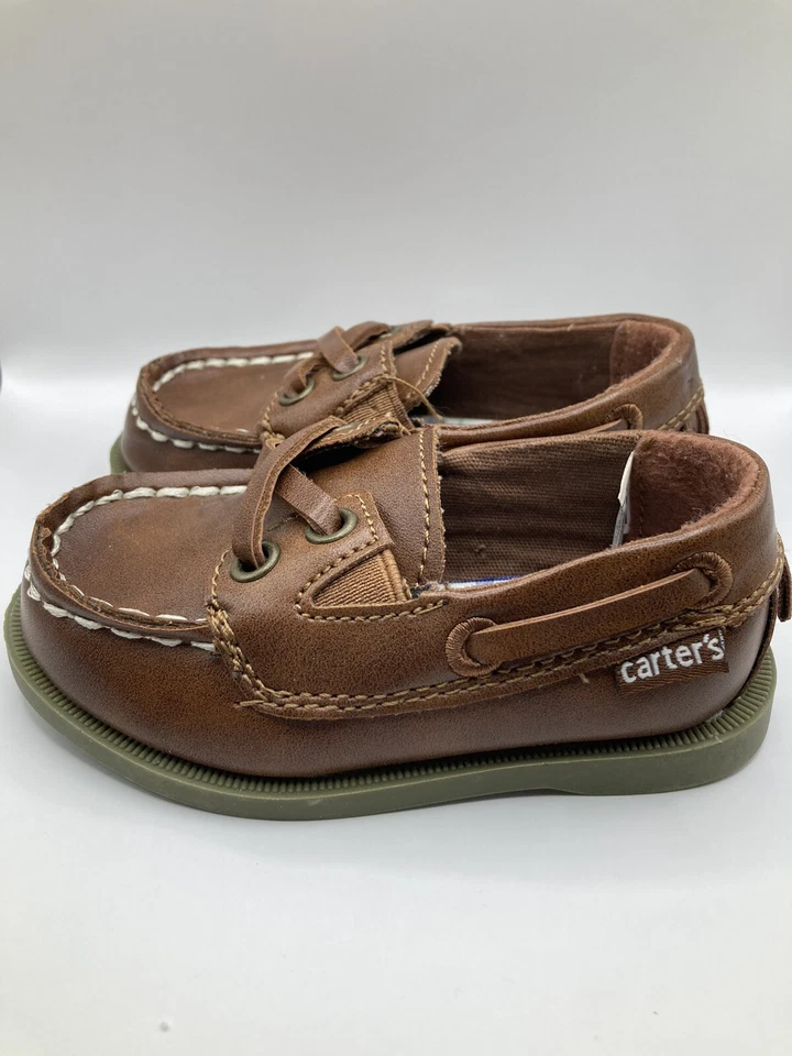 Mocasín de cuero marrón Carter’s 4sm para niño pequeño Foto 2 de 4