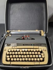 Smith-Corona Galaxie Deluxe Typewriter - Not Tested, Signs of Use thumbnail