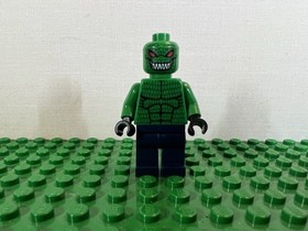 Vintage LEGO Killer Croc Minifigure 7780 Classic DC Batman I Batboat READ