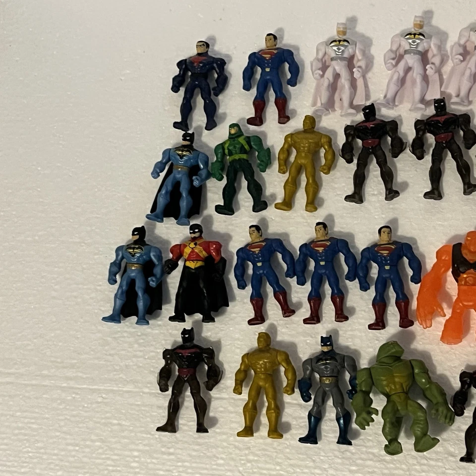 Mattel DC Mighty Minis Lot Of 30 Figures Batman Unlimited Robin, Flash, Superman - Image 3 of 4