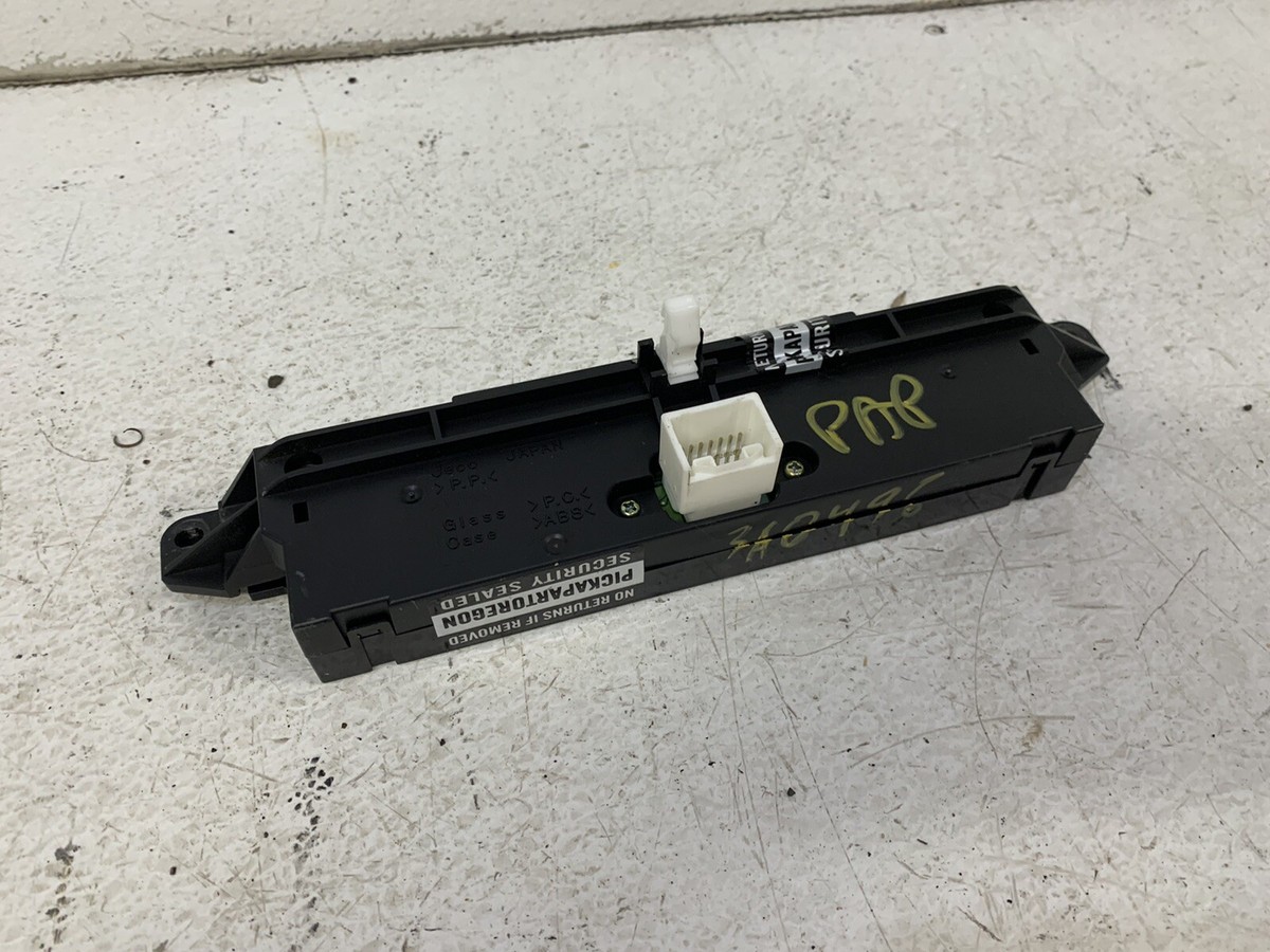 2004-2006 Toyota Camry LE digital dash clock oem 83910-33120