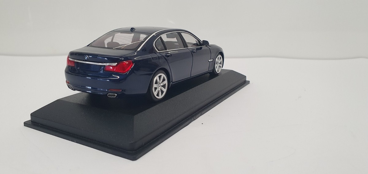 405-131 BMW特注 1/43 BMW 7 Series ブラック 405-131 BMW特注 1/43 BMW 7 Series ブラック 405-131 BMW特注 1