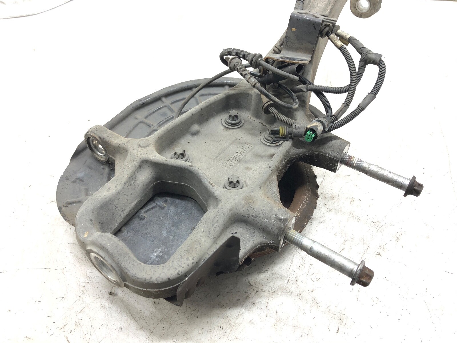 2014-2020 MASERATI GHIBLI 3.0L V6 RWD LEFT DRIVER FRONT SPINDLE KNUCKLE HUB OEM.