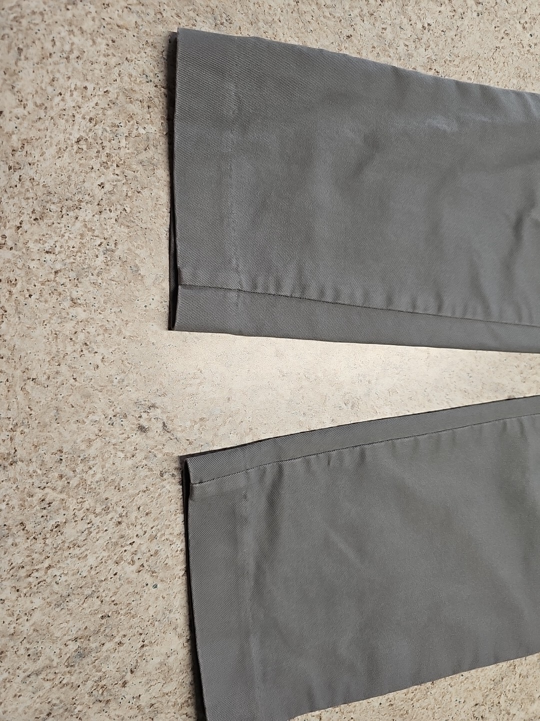 Old Navy Women's Solid Gray Khaki Pixie Capris Si… - image 2