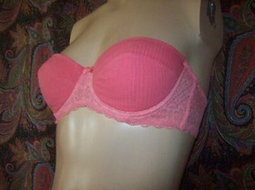 Vintage Triumph Coral Padded Strapless Bra Lingerie 32A A80