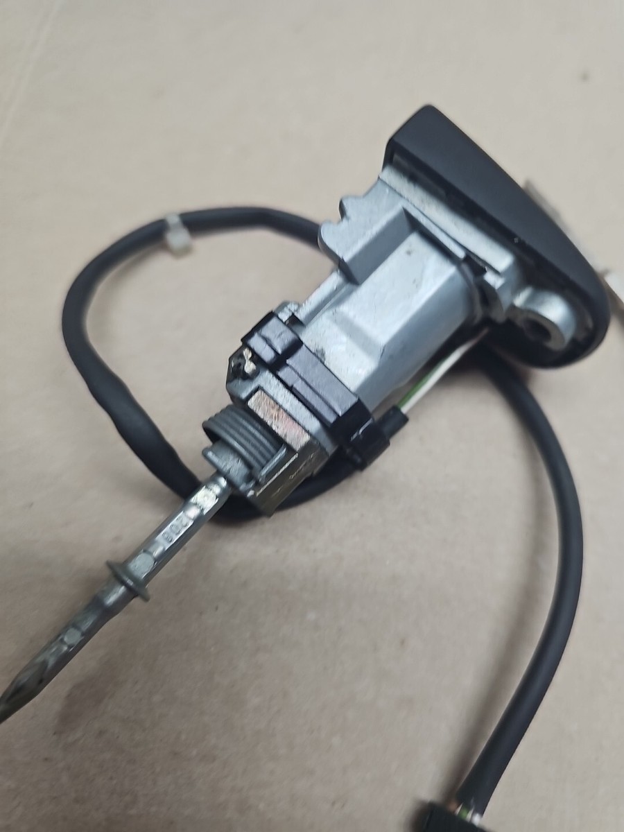 Mercedes Original Left Door Lock w Key W202 W208 W210 A2027601977  