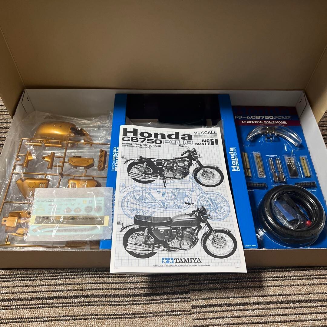 TAMIYA Honda Dream CB750 FOUR Big Scale 1/6 Plastic Model Kit Toy