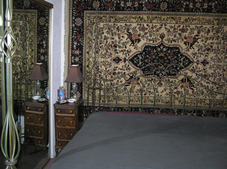 VINTAGE WROUGHT IRON KING SIZE HEADBOARD AND FOOTBOARD SET - Image 3 of 4