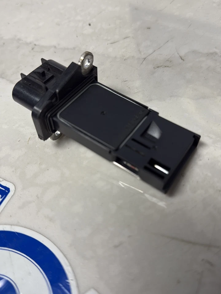 2010 - 2015 Chevrolet Camaro SS OEM Mass Airflow Sensor MAF 15865791 LS3 - Image 4 of 4