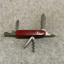 Victorinox Swiss Army Knife Red Tourist 84mm Good Snap Fluted Corkscrew