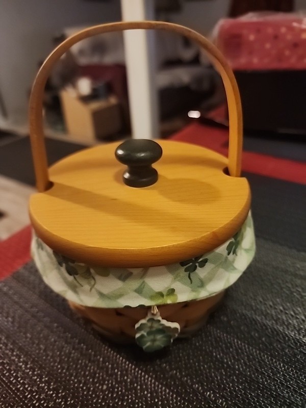 Longaberger LUCKY YOU Basket w/Liner Lid Charm St. Patrick’s Day Shamrock 2001