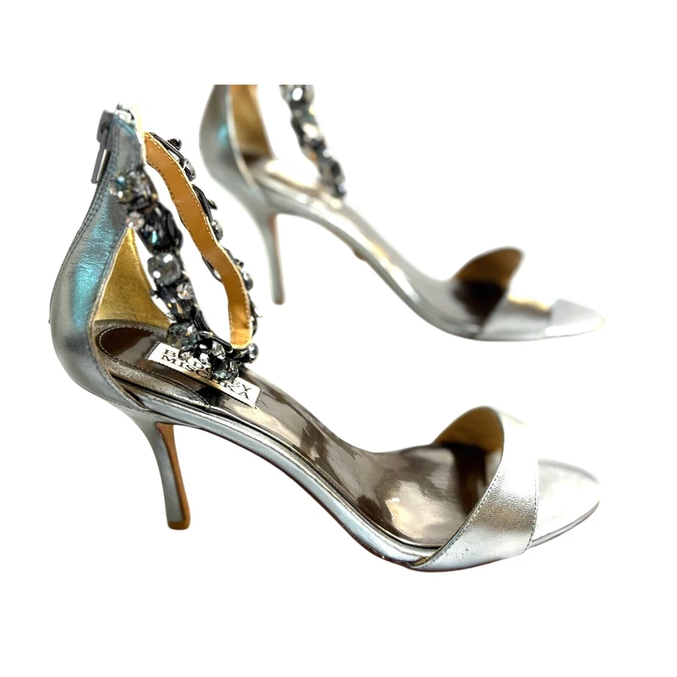 Badgley Mischka Loretta Dual Pearl Rhinestone Stiletto Silver Size 9 - Image 4 of 4